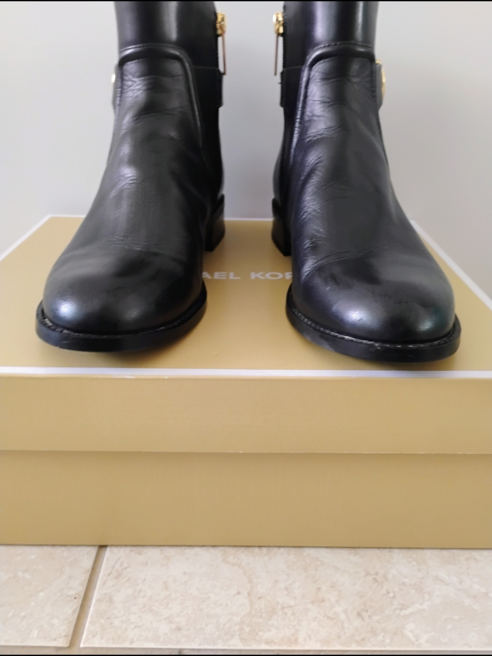MICHAEL KORS Black Leather Ankle Boots